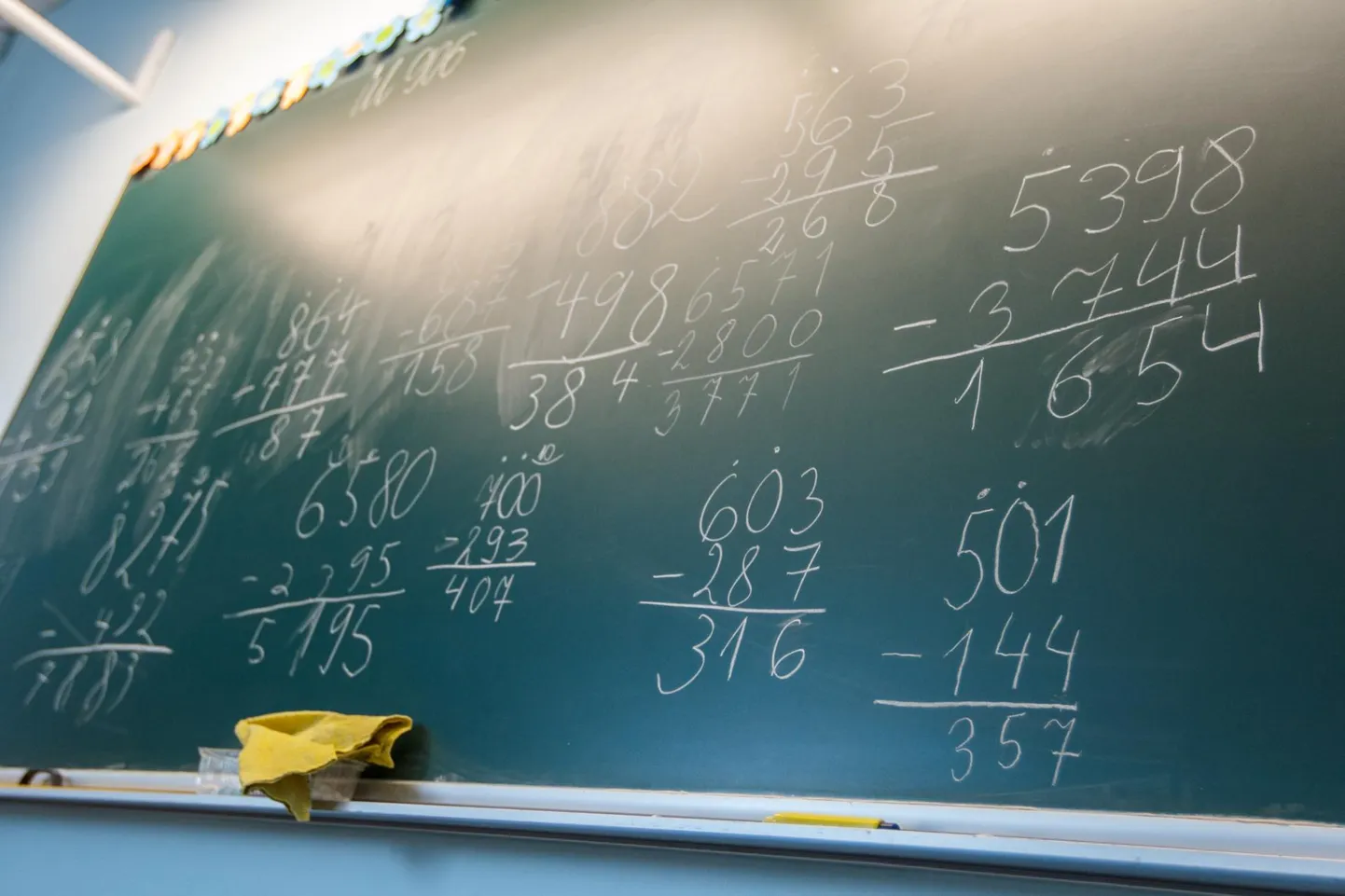 Kümne aasta jooksul on Eestis vaja asendust 600 pensionile minevale matemaatikaõpetajale.