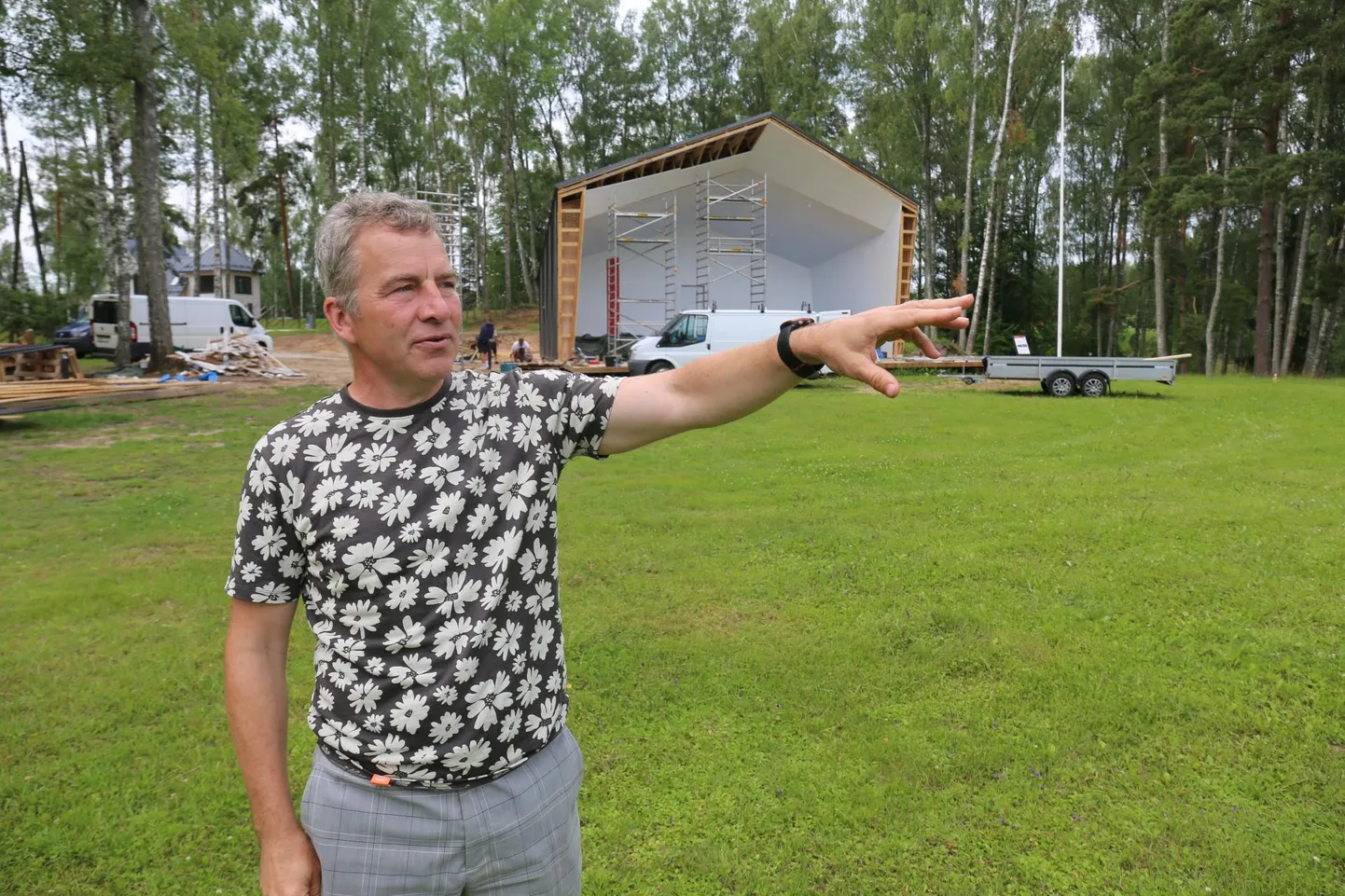 Värska uuel laululaval toimuvale jumalateenistusele oodatakse Setomaa vallavanema Raul Kudre sõnul tuhandet või isegi suuremat hulka osalisi.
