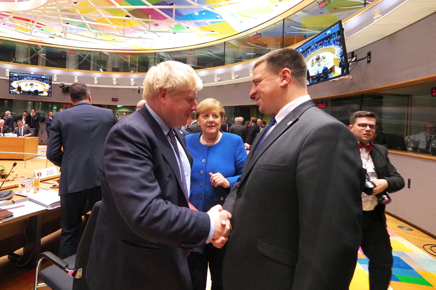 Премьер-министр Великобритании Борис Джонсон и премьер-министр Эстонии Юри Ратас.