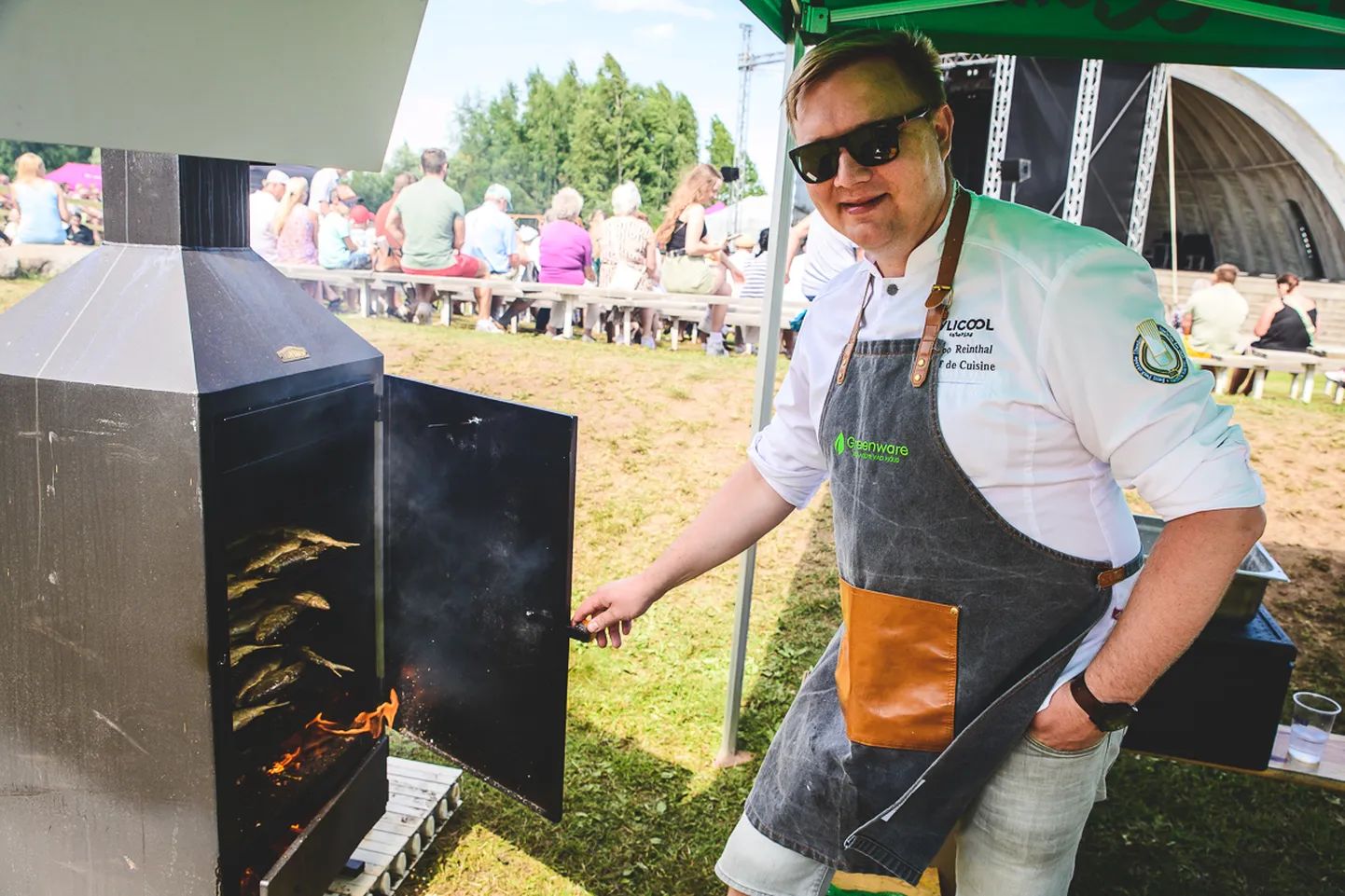 Üks viiest kokast, kes rääbisevalmistamises mõõtu võtab, on Urpo Reinthal.