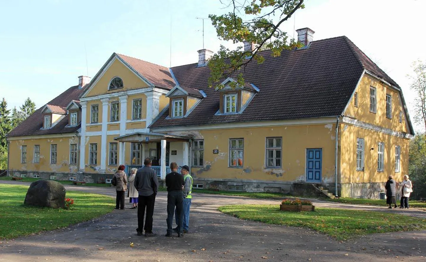 Riigi Kinnisvara aktsiaselts kuulutas  välja Lahmuse kooli hoone renoveerimise riigihanke.