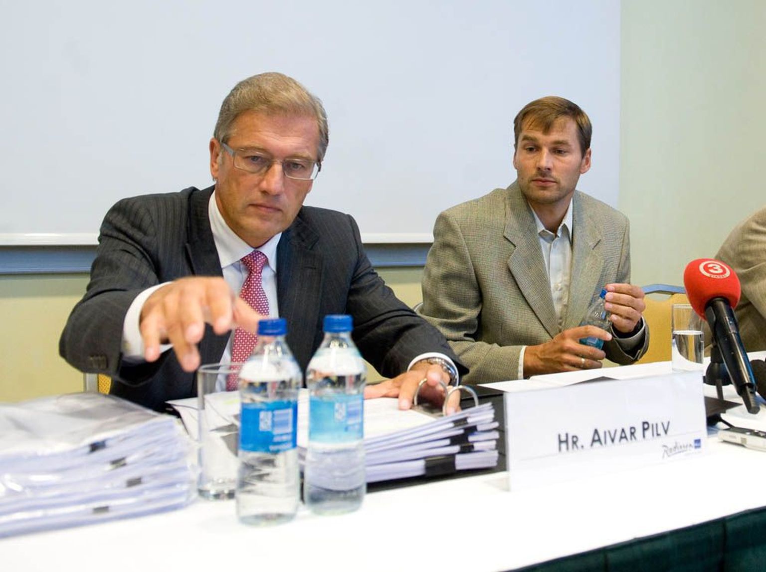 Aivar Pilv koos Andrus Veerpaluga kaks aastat tagasi toimunud pressikonverentsil.