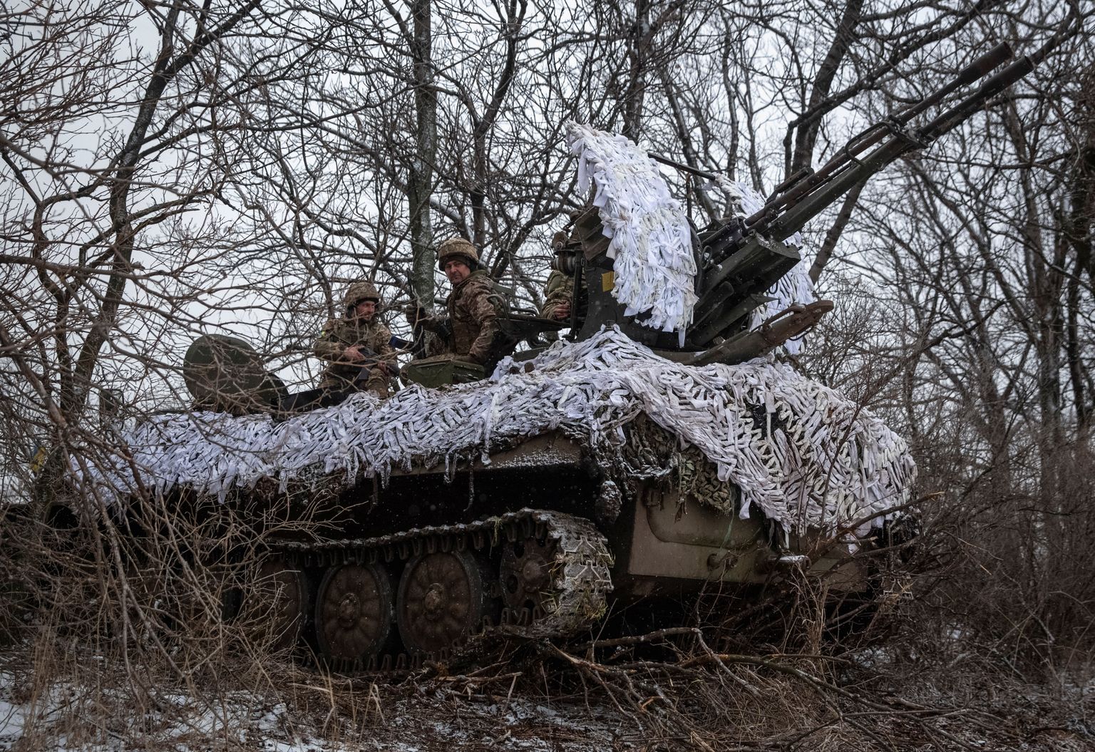 Ukraina sõdurid Donetski oblastis rindejoone lähedal.