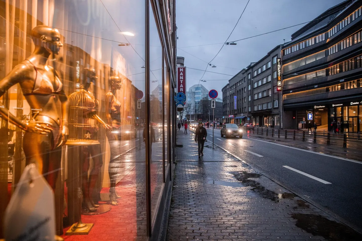 Äripinnad Tallinna kesklinnas Pärnu maantee alguses.