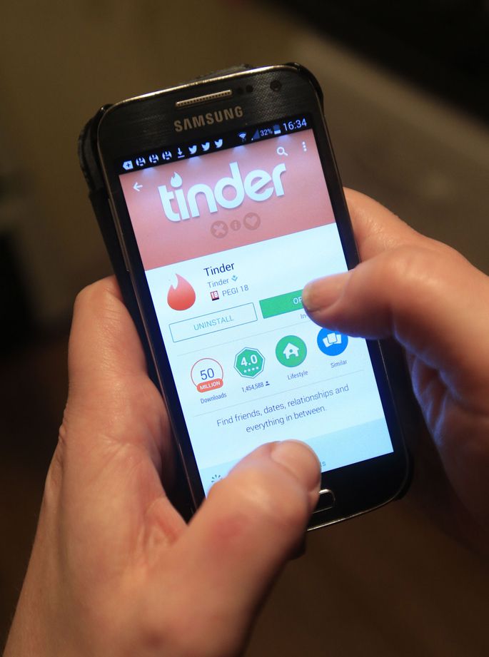 Facebook представил сервис знакомств. Tinder тут же упал в цене