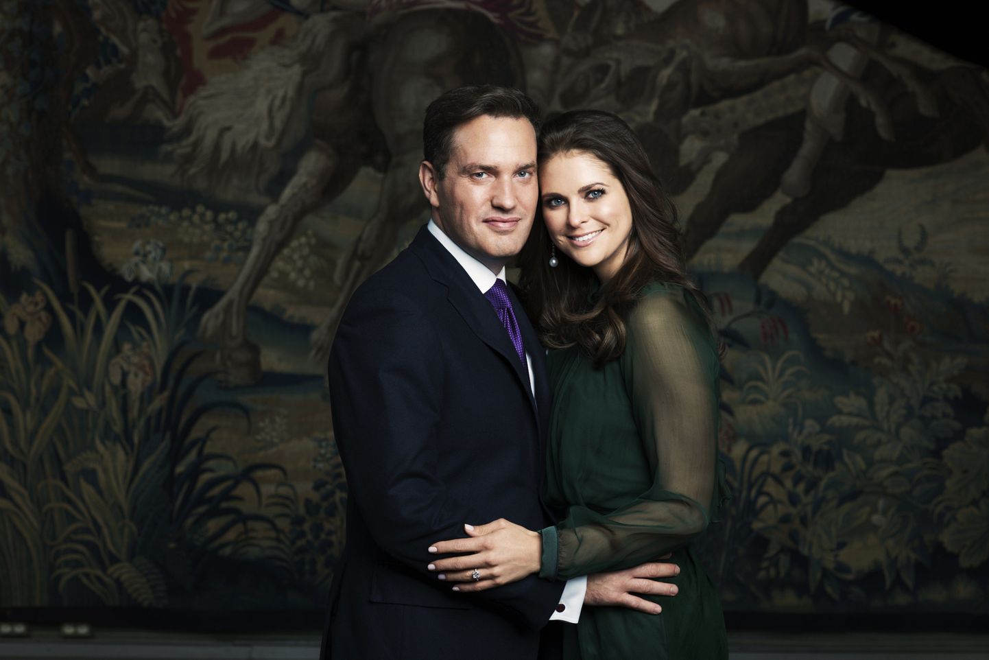 Rootsi kuningapere poolt täna avaldatud ametlik foto printsess Madeleine'ist ja Christopher O'Neillist.