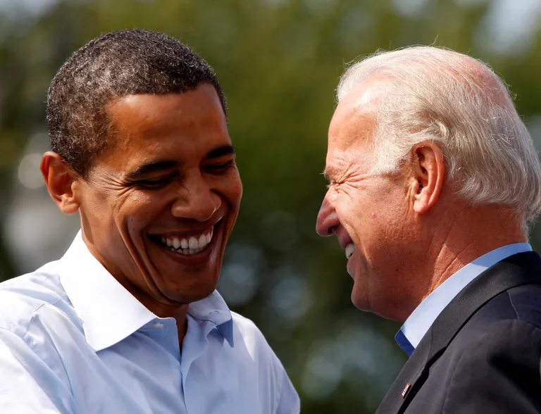 Barack Obama ning Joe Biden kampaaniarajal valimiste eel 2008. aastal 28. septembril. Pisut üle kuu aja hiljem võitsid nad USA presidendivalimised. Bideni ametiaega asepresidendina saatis lähedane sõprus president Obamaga.