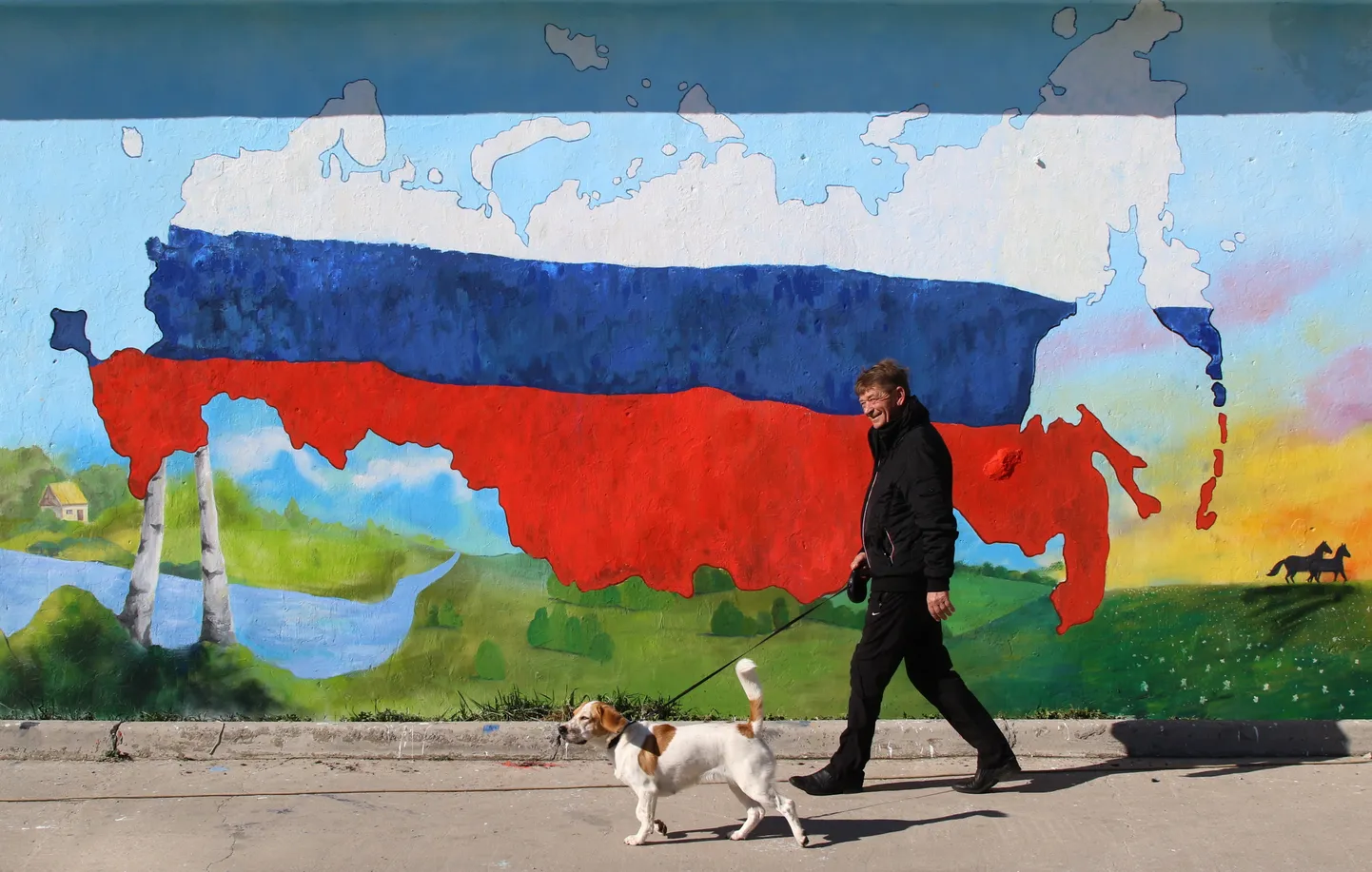 Vene propagandat kujutav seinamaaling okupeeritud Krimmis.