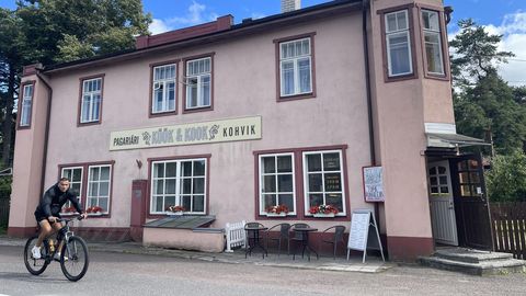 NÄDALA RESTORAN ⟩ Armas vanakooli kohvik Nõmme raudtee ääres