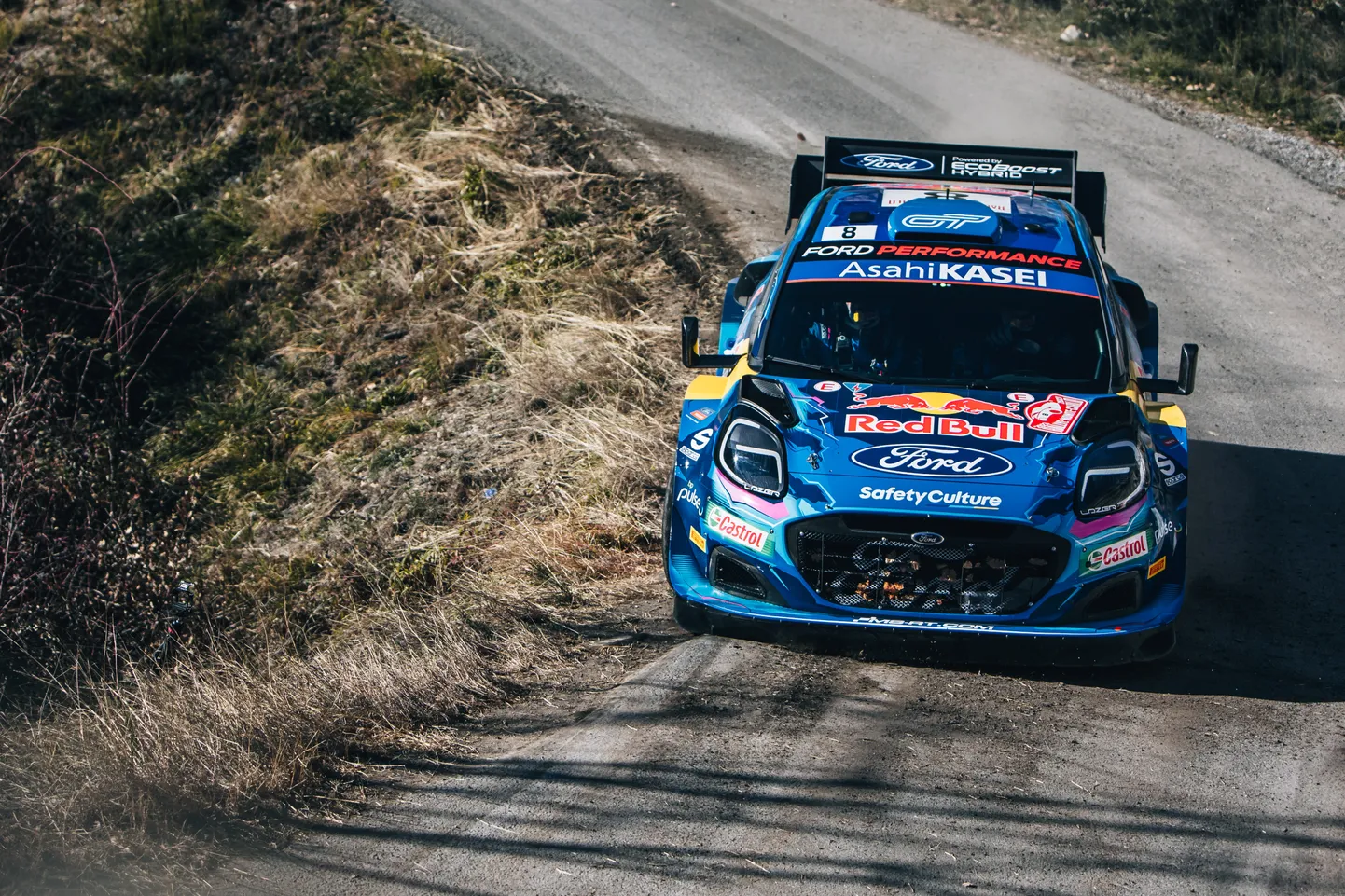 Ott Tänaku juhtiav Ford Puma Rally1-auto kasutab hübriidajamit. Tulevikus võivad aga WRC-s võistlustulle astuda ka näiteks elektri- ja vesinikautod.