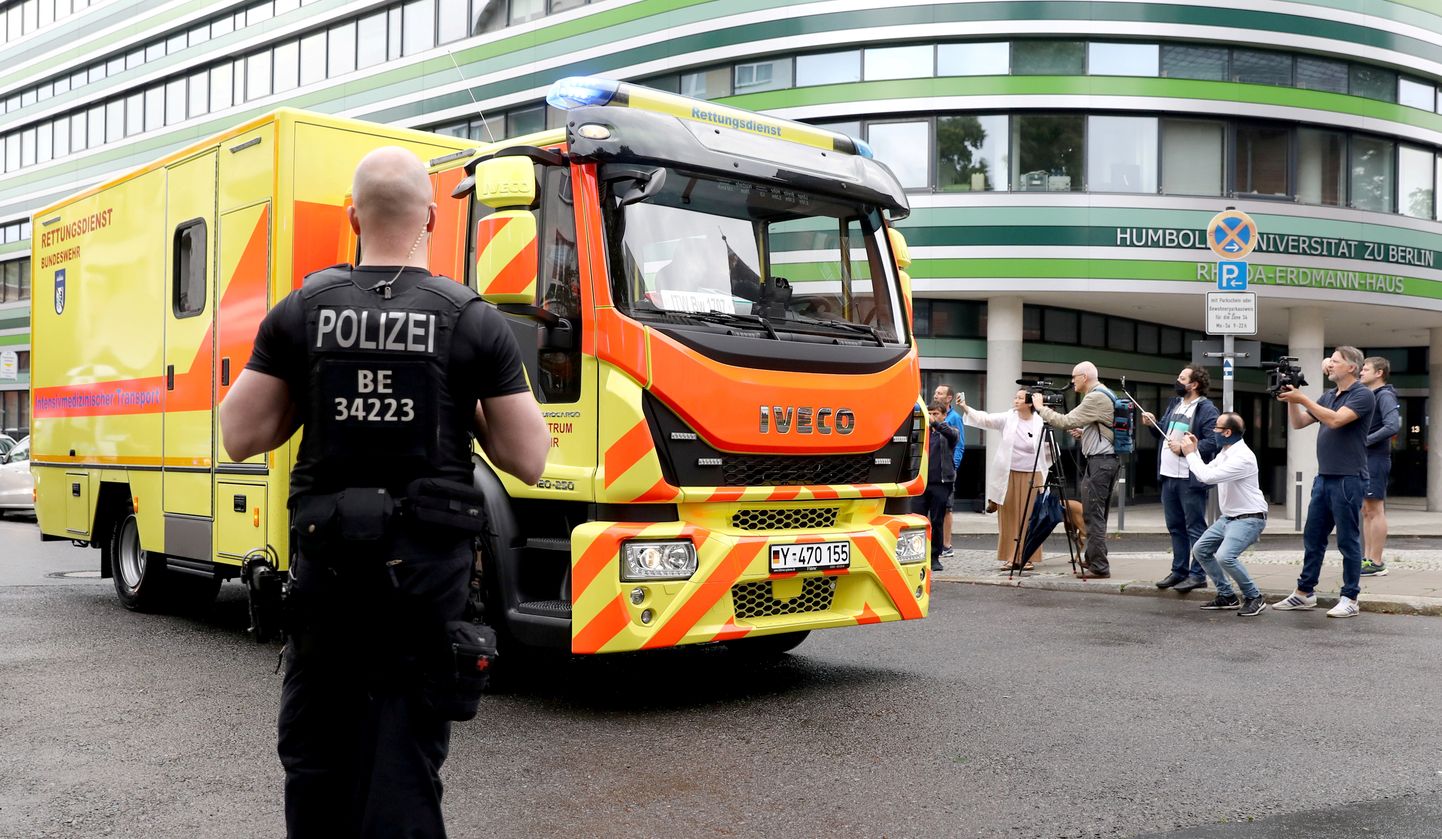 Полиция взяла под охрану клинику в Берлине, где лечат Навального
