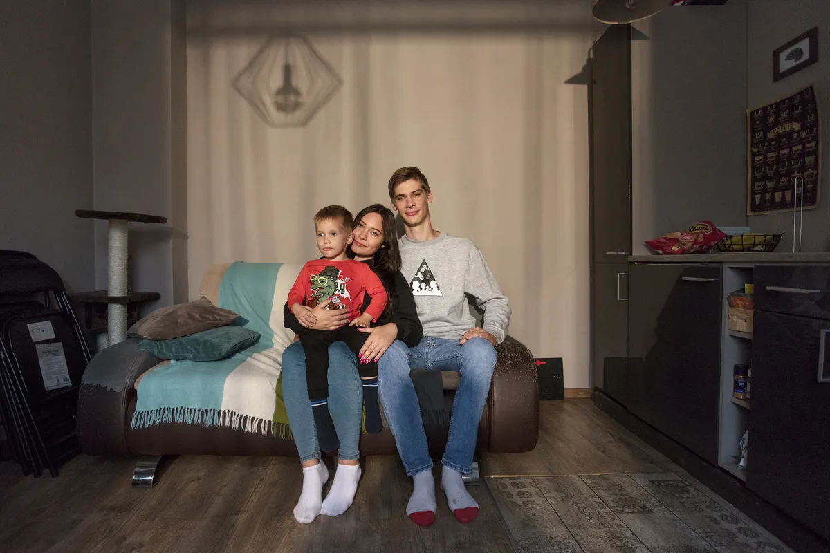 Danielam ģimene ir ļoti svarīga. Lai arī ar draudzeni divas reizes pašķīrušies, abi cenšas to veidot no jauna. Šoreiz jau Latvijā.