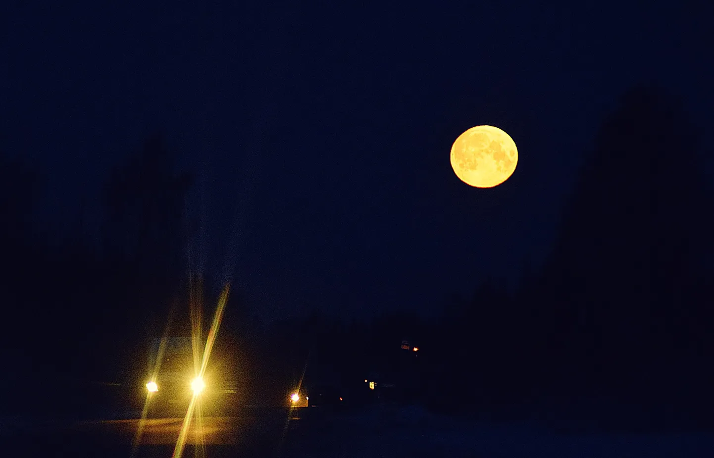 Täna hommikul taevas olnud Superkuu pakkus võimsa vaatepildi.
