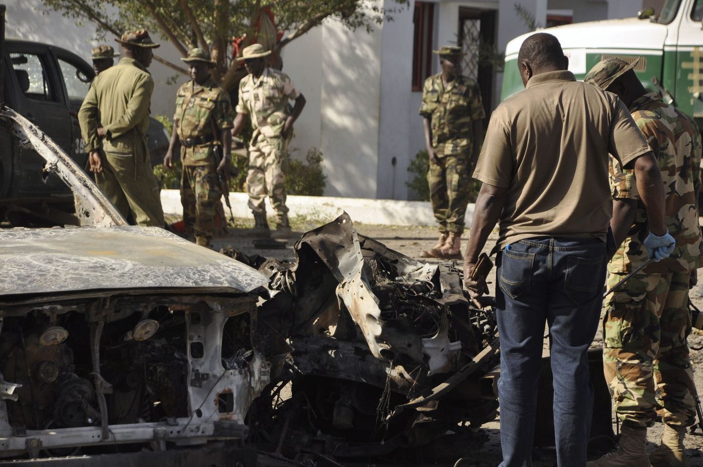 Novembri alguses tappos enesetaputerrorist Nigeeria linnas Kanos kuus inimest.