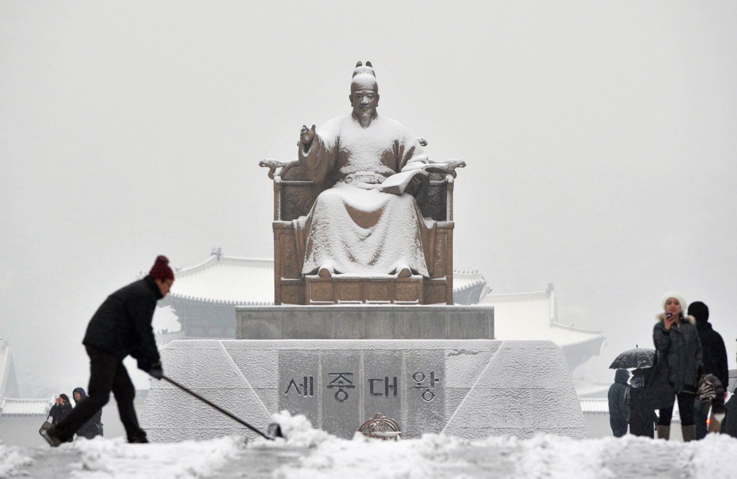 Lumerookimine Lõuna-Koreas Seoulis.