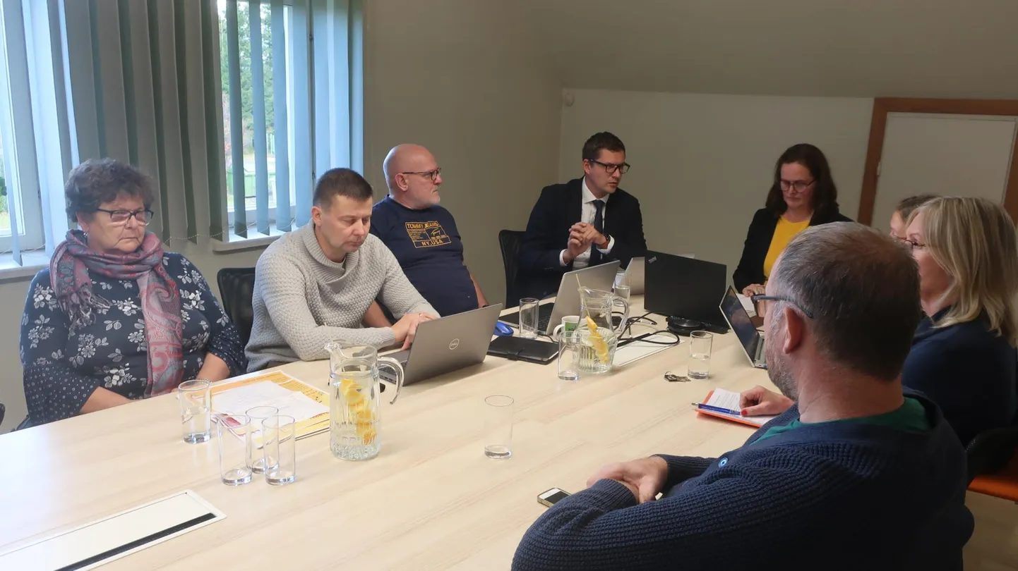 Rahvaesindajad pöördumise sisulist arutelu Kanepi vallavolikogu istungil ei avanud.