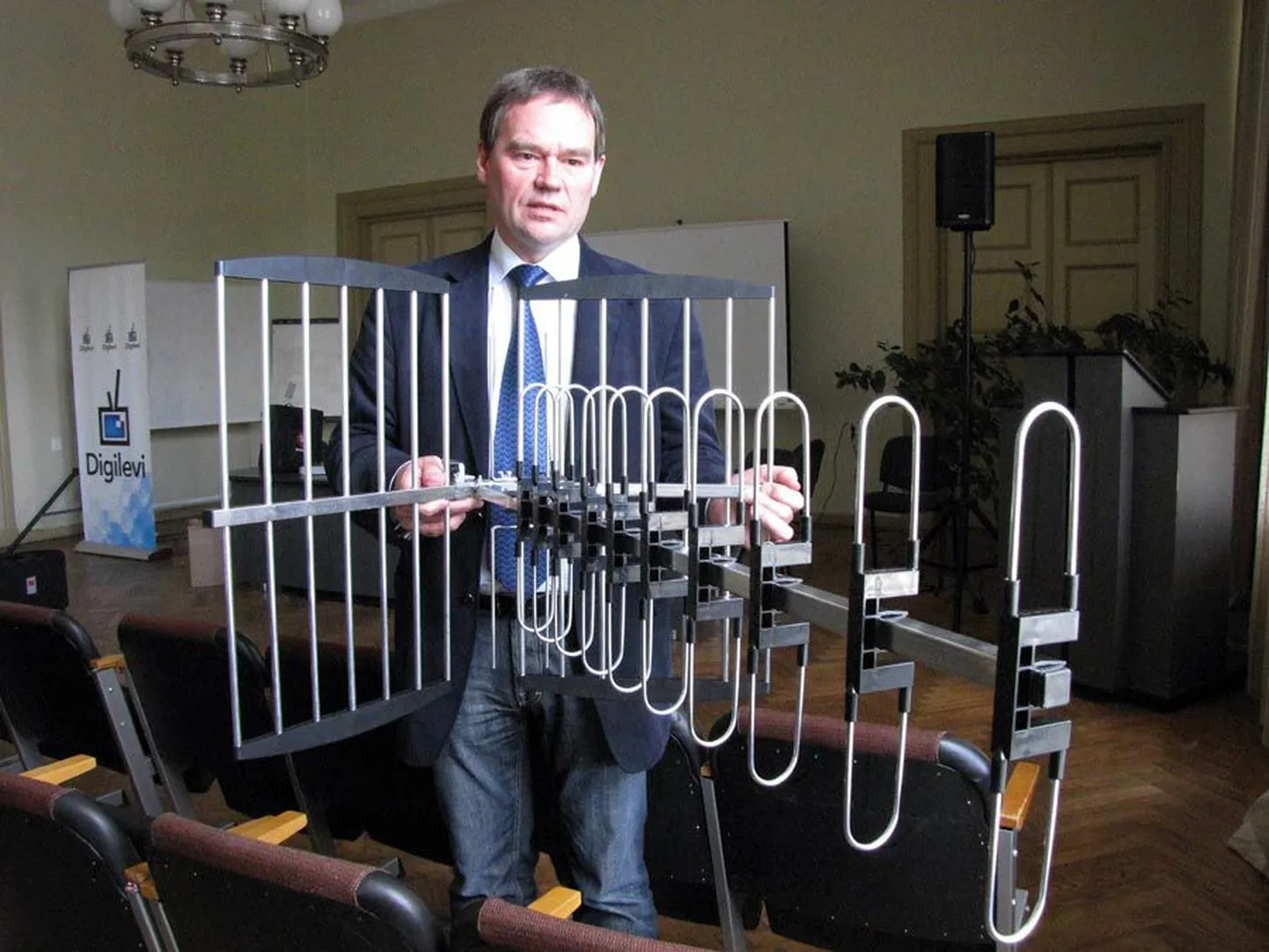Digitaaltelevisioonile ülemineku valitsuskomisjoni juht Jüri Pihel tõdes, et see sõltub igast viivitajast endast, millal ta soovib taas telepilti vaatama hakata.