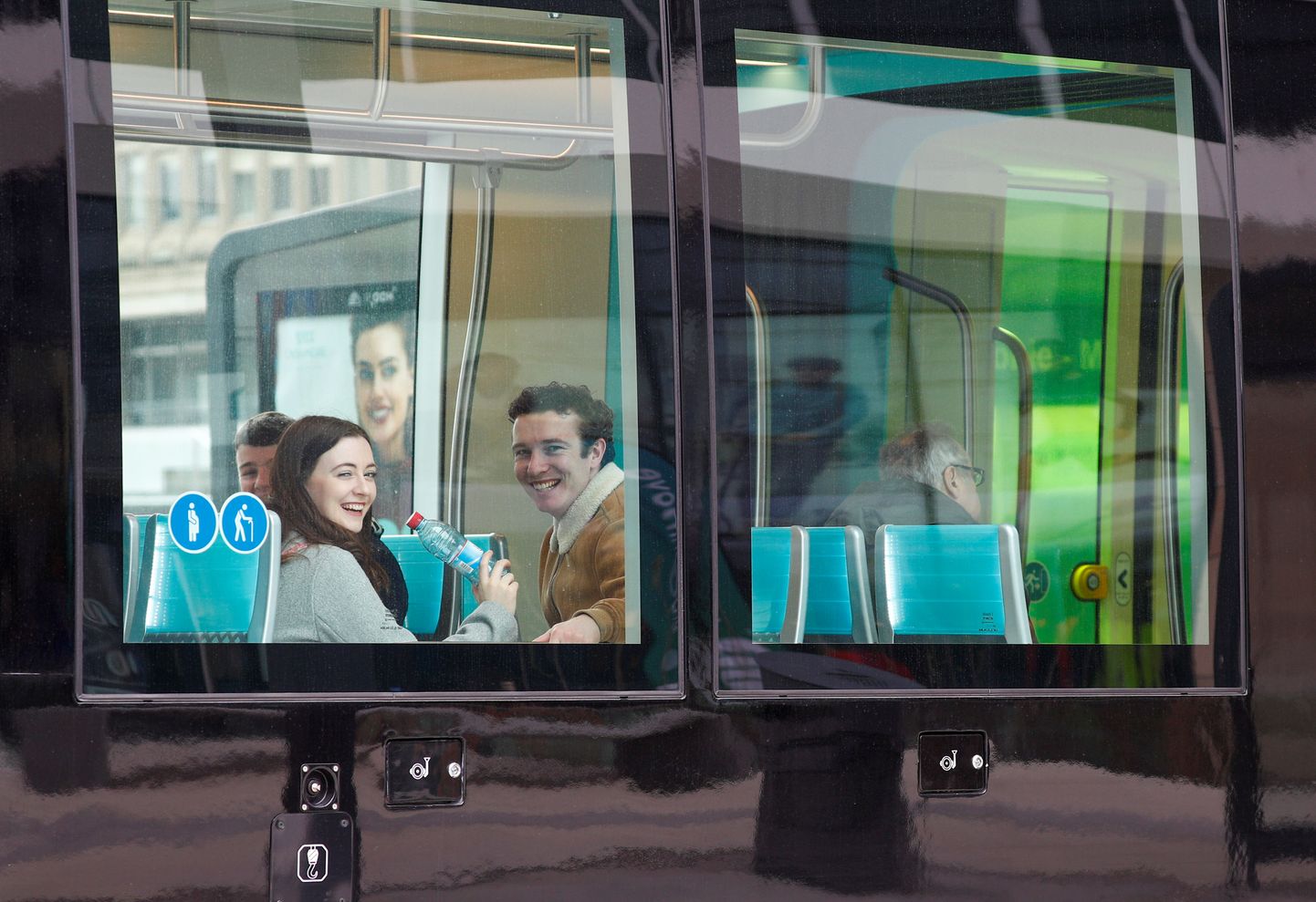 Rahulolevad reisijad Luksemburgi trammis 29. veebruar 2020.