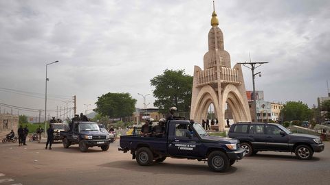 USA viib mittehädavajalikud töötajad Malist ära