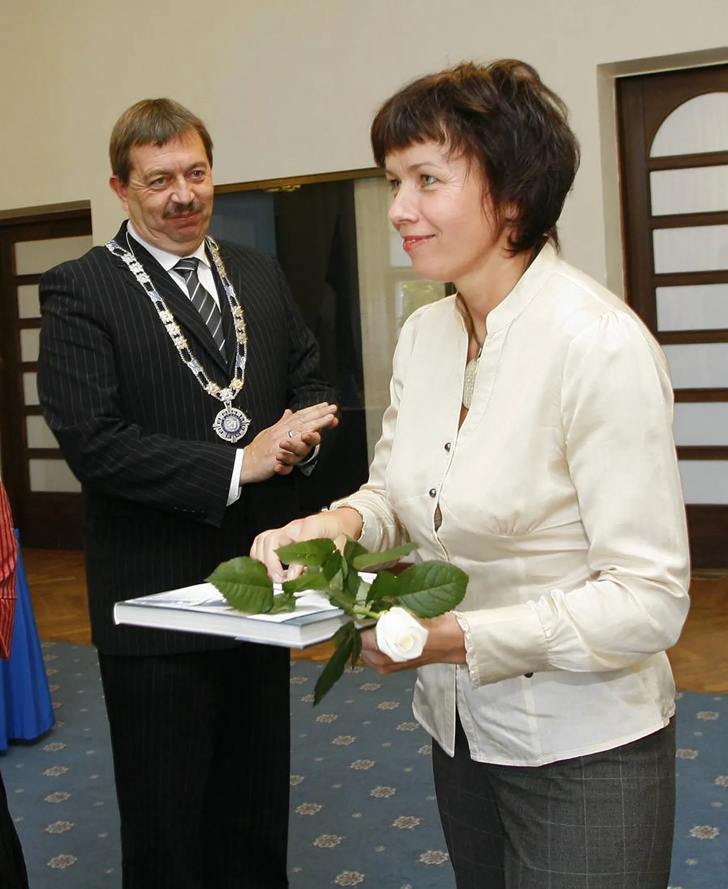 Viljandi linnapea Kalle Jents palus vastuvõtule 11 Viljandi linna aasta õpetajat.