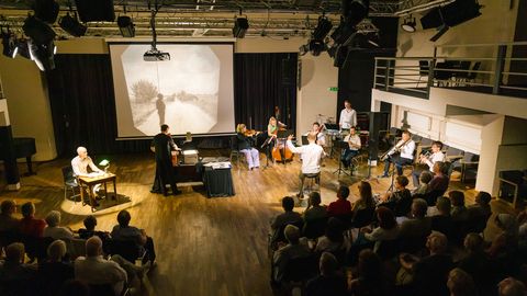 GALERII ⟩ Haapsalus toimus Ludensemble'i kontsert «Sõduri lugu».