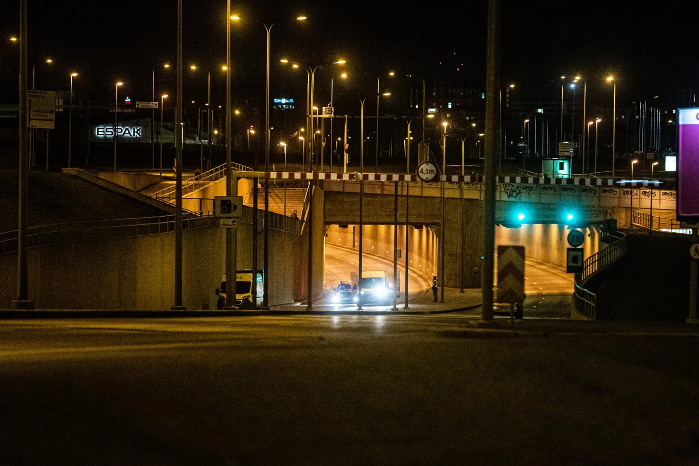 Tallinna tänavavalgustuse alla kuuluvad nii tunnelite valgustus kui ka purskkaevude iluvalgustus.