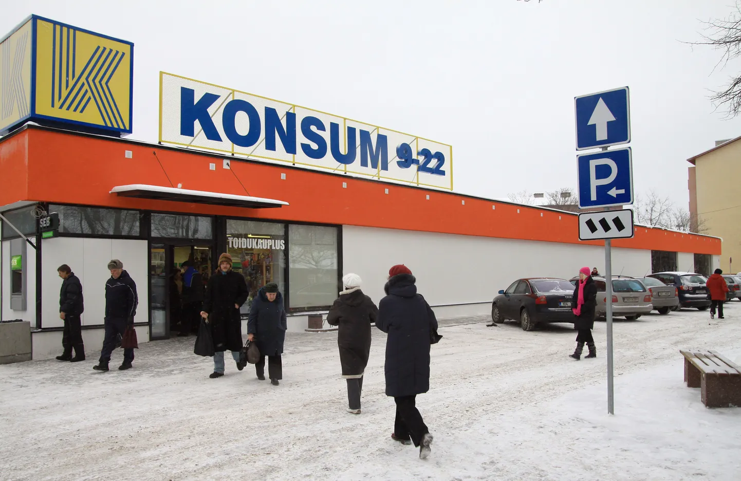 Riia maanteel tegi uksed lahti uus Konsumi kauplus.