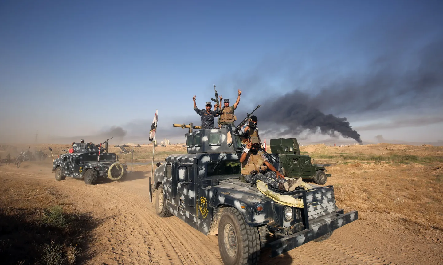 Iraagi valitsusväed Fallujah` lähistel.