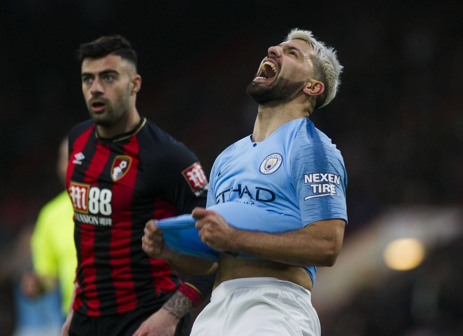 Sergio Agüero Manchester City särgis.
