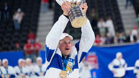 Somijas hokejistam svinību laikā nozagta zelta med