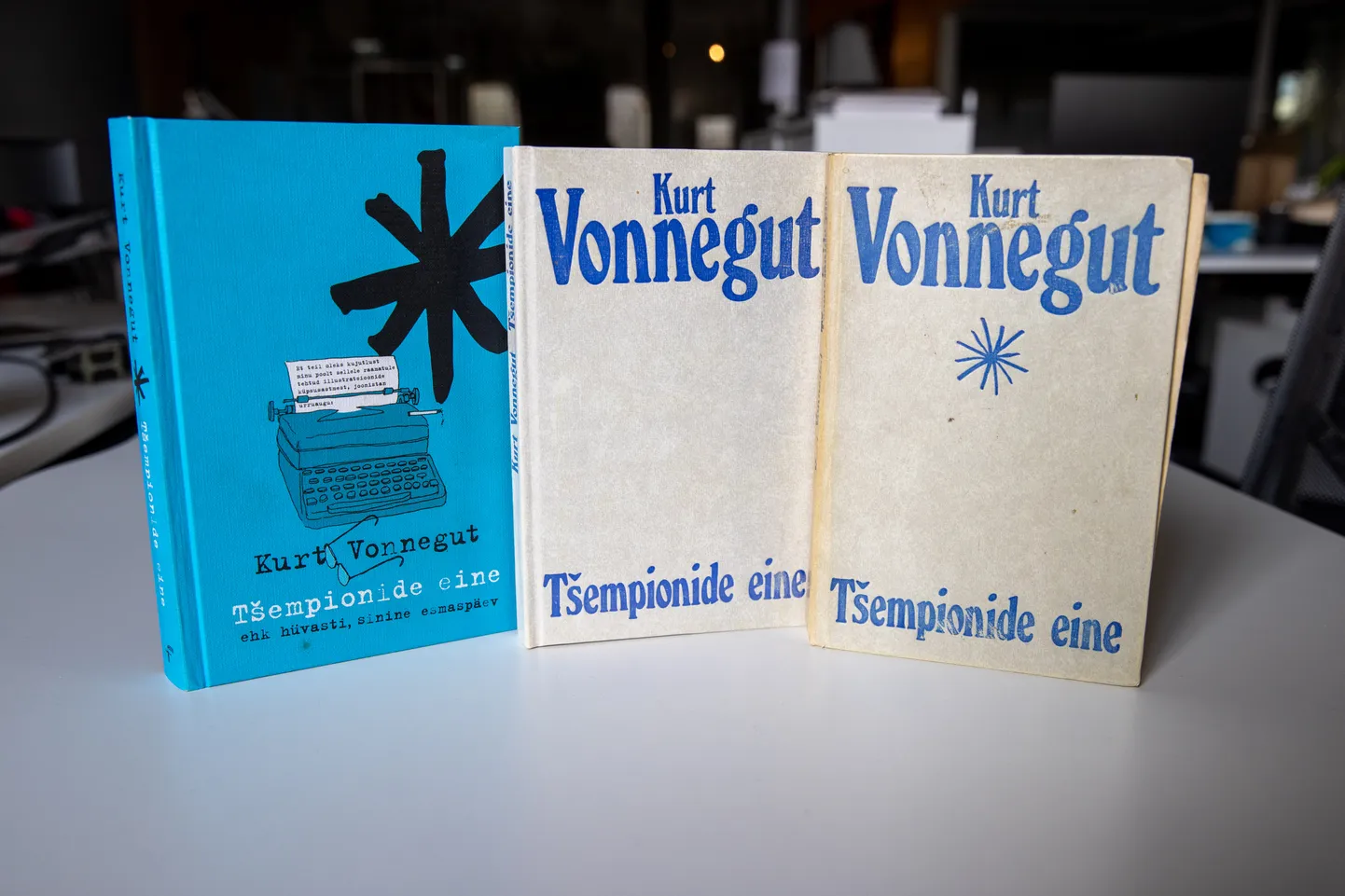 Kurt Vonneguti «Tšempionide eine» erinevad eestikeelsed köited.