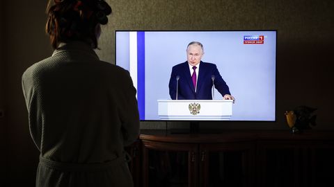 В Латвии полиция объявила войну установщикам запрещенных российских телеканалов