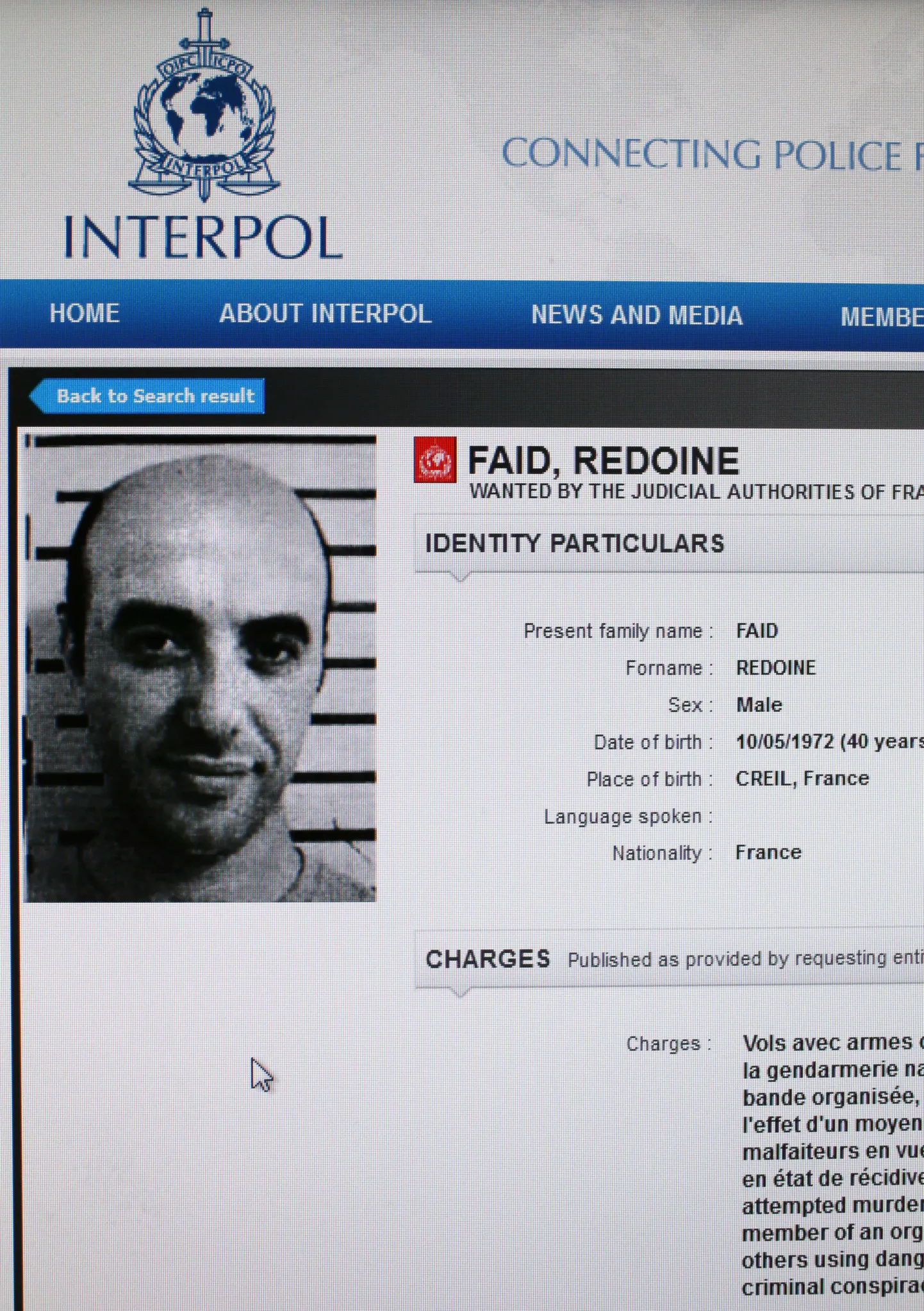 Redoine Faidi tagaotsimiskuulutus Interpoli leheküljel