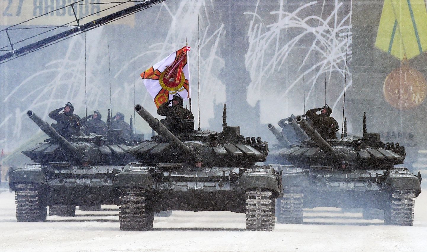 Tankid Leningradi blokaadi 75. aastapäeva mälestusüritusel.