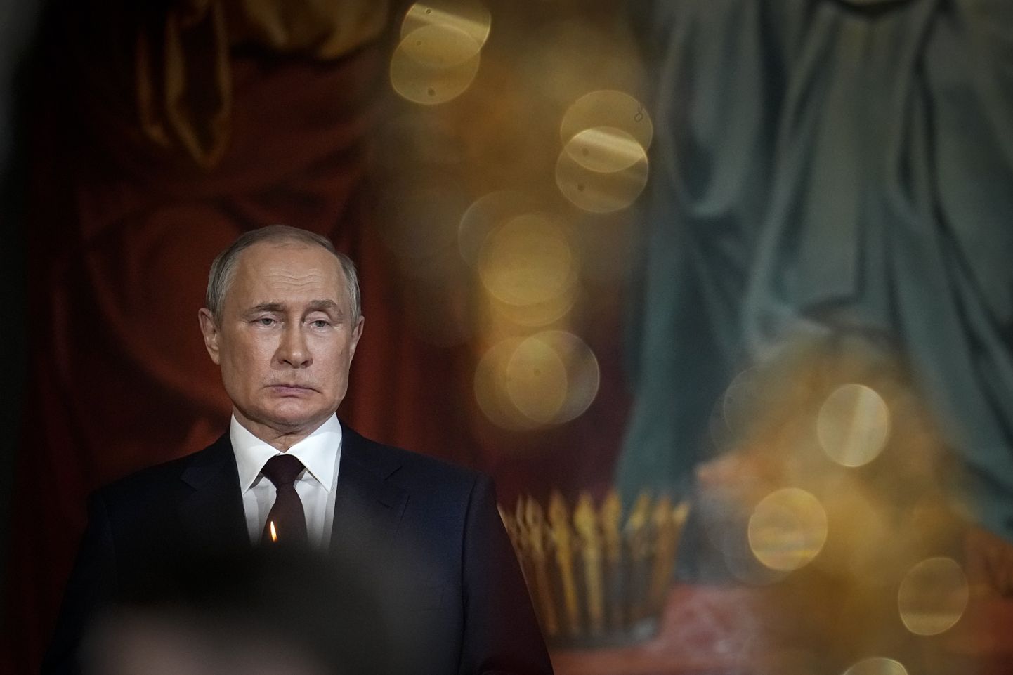Venemaa president Vladimir Putin osales 24. aprillil õigeusukiriku lihavõtteteenistusel Moskvas päästja Kristuse katedraalis