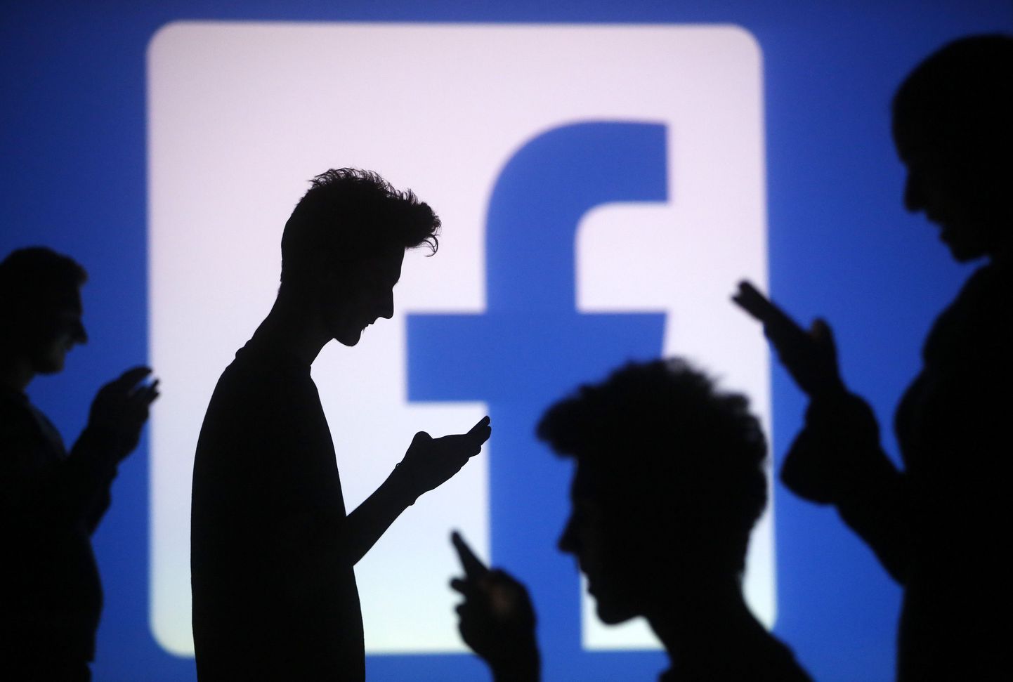 Facebooki sõnumirakendusel on juba 800 miljonit kasutajat