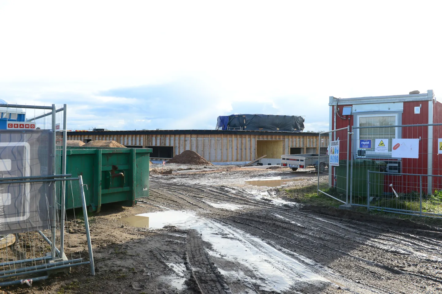 Samal ajal, kui rahandusministeerium ning neli omavalitsust kemplevad, kas Palamuse lasteaia üürikulu tuleb arvata netovõlakoormuse hulka, võtab uus lasteaed vaikselt, kuid visalt omaaegse moodsaima vallavalitsuse kõrval ilmet. Lasteaed peab valmis olema juba uue aasta augustis.