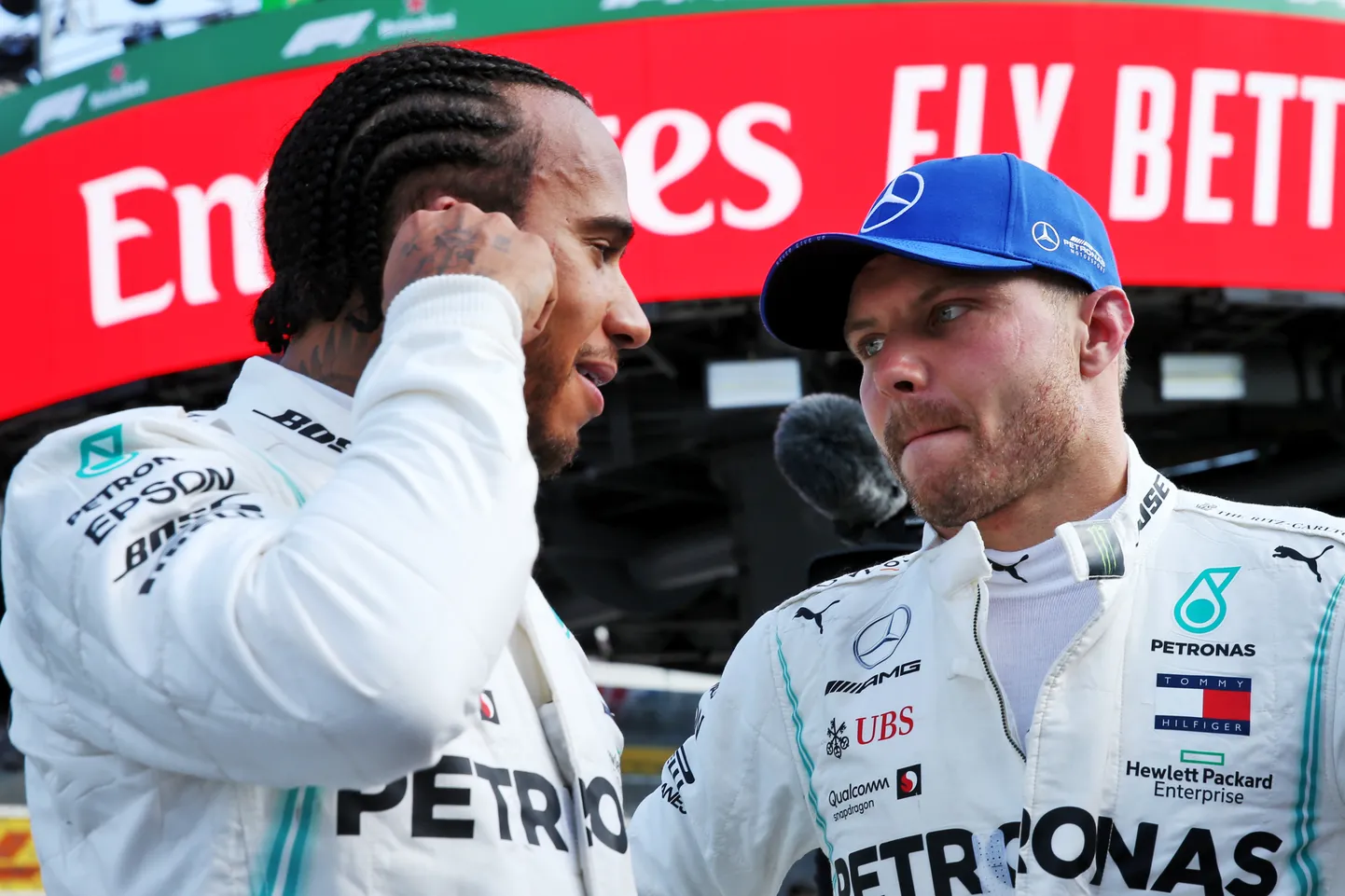 Valtteri Bottas (paremal) ja Lewis Hamilton.