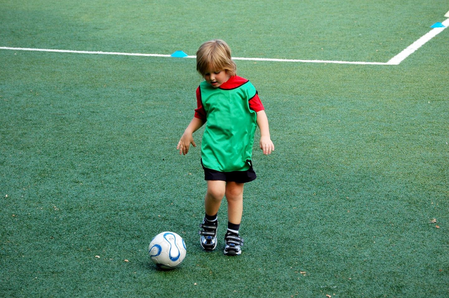 Pallimängud õpetavad koostööd ja aitavad suhteid sõlmida.