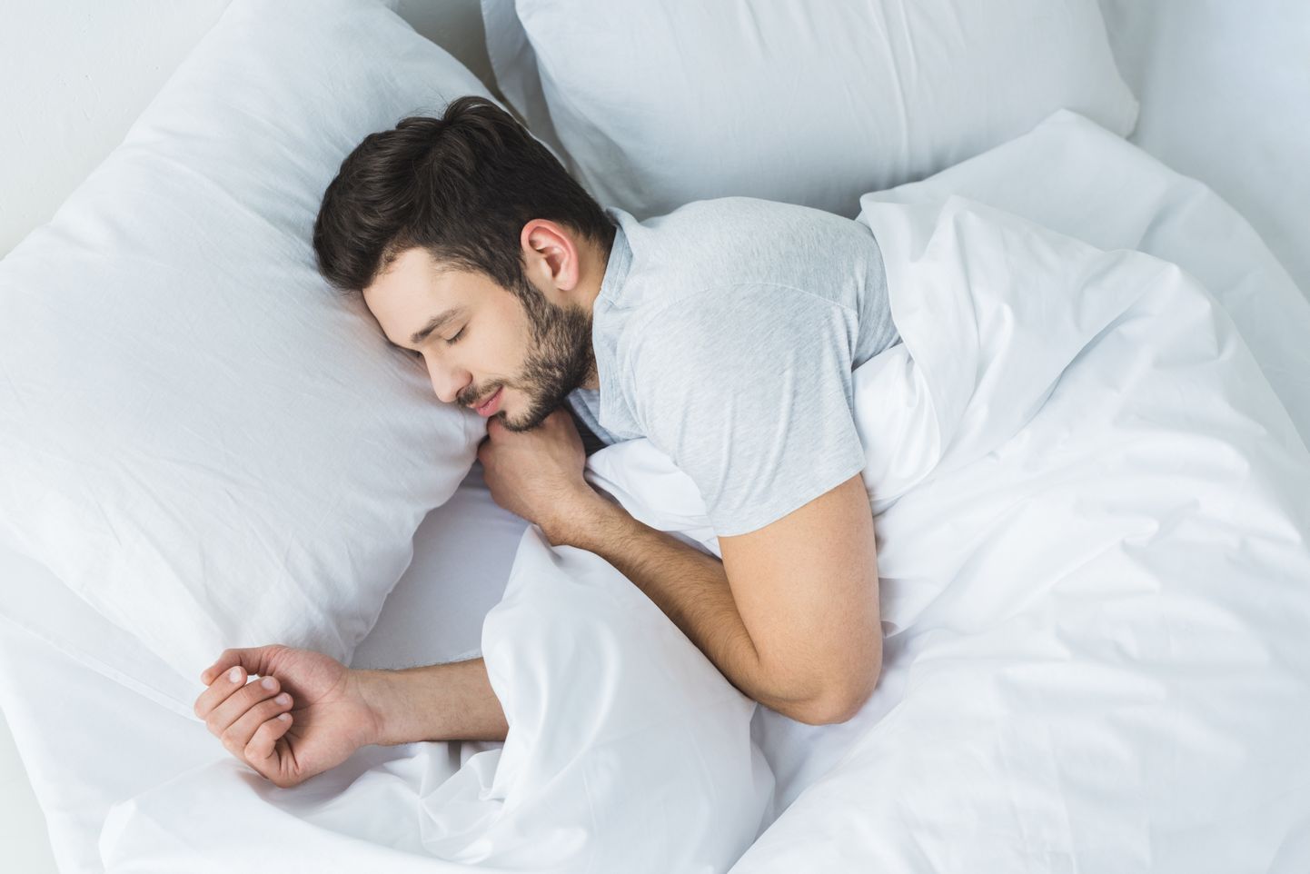 Teadlased leidsid, millisel ajal magama minek aitab südamehaiguseid vältida.