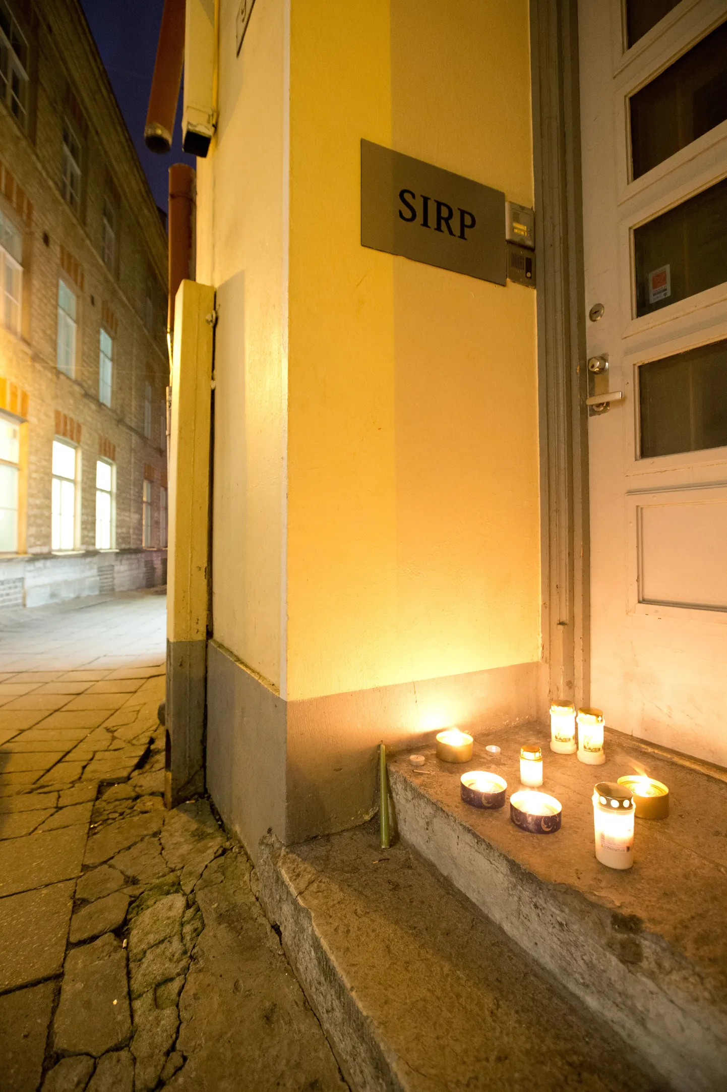 Sirbi toimetus.