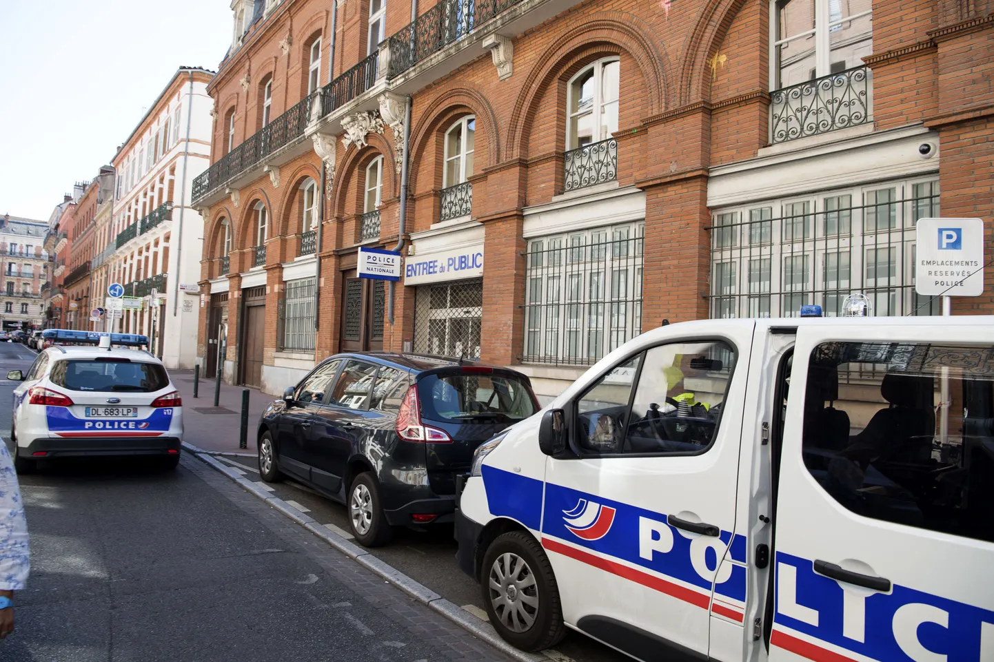 Politseiautod Toulouse'is.