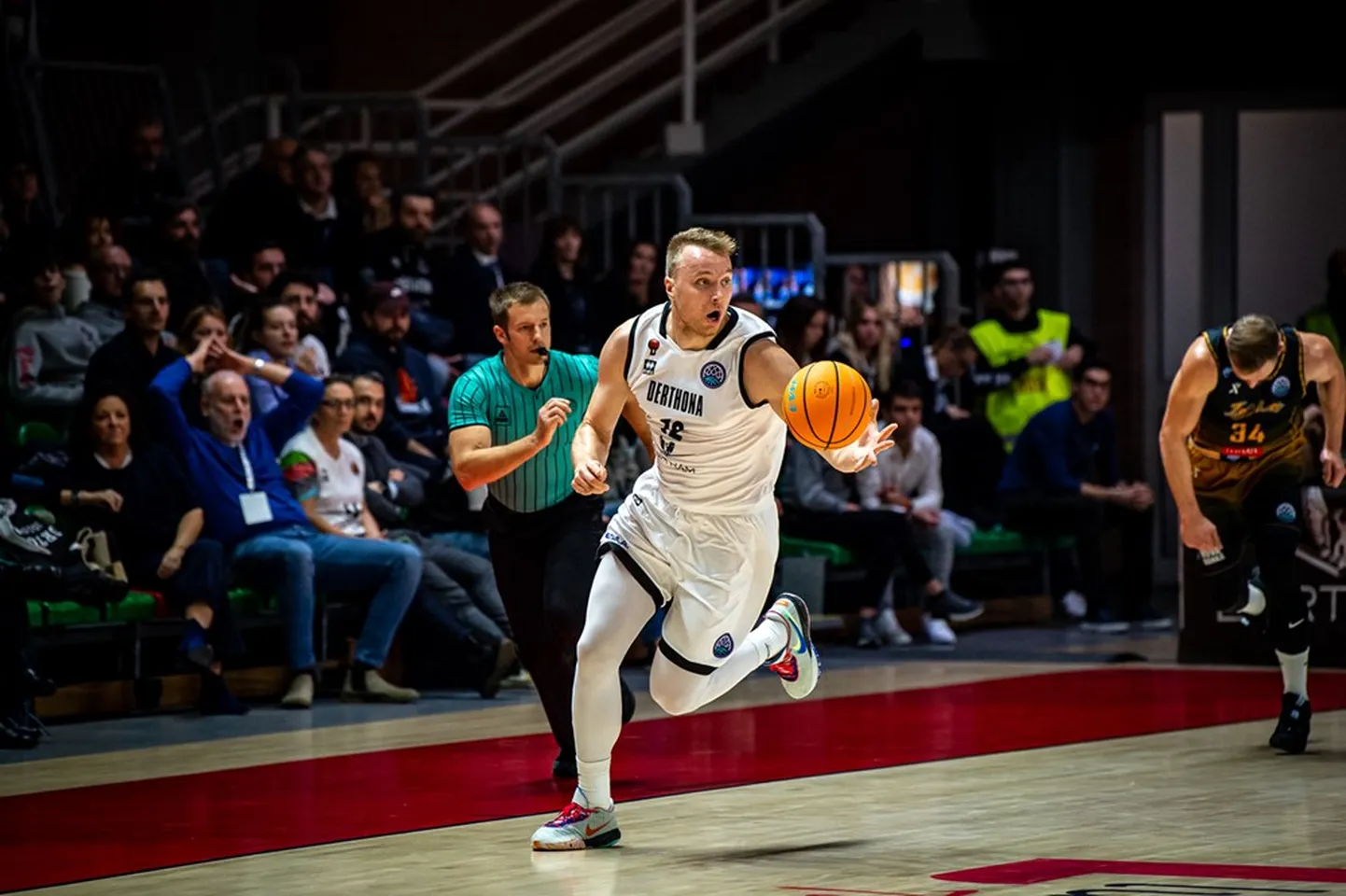 Latvijas basketbolists Artūrs Strautiņš