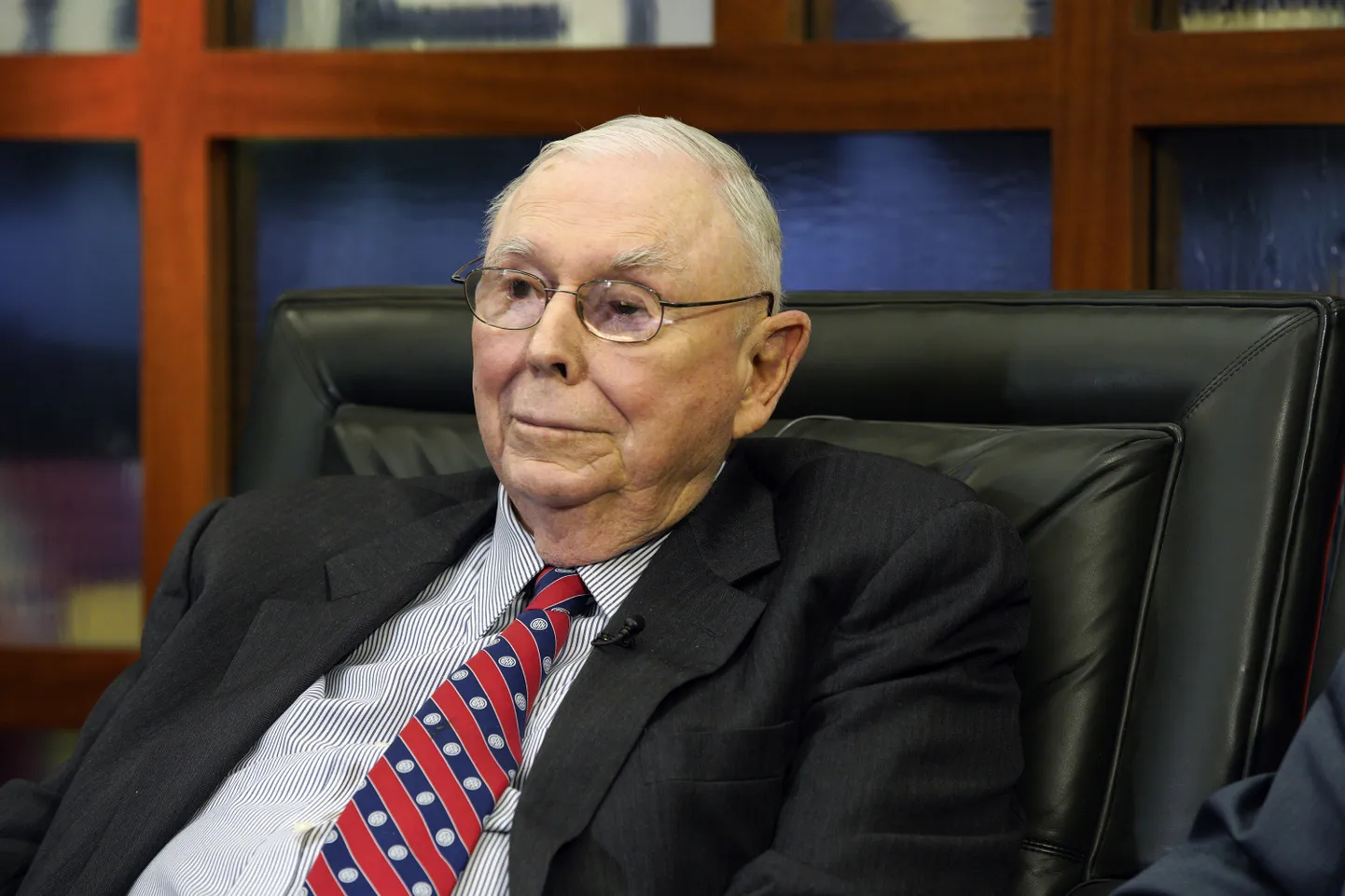 Berkshire Hathaway asepresident Charlie Munger suri teisipäeva hommikul.