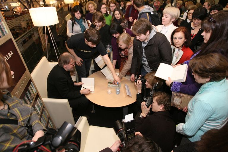 Norra kirjanik Jostein Gaarder Vilniuses lugejatega kohtumas.