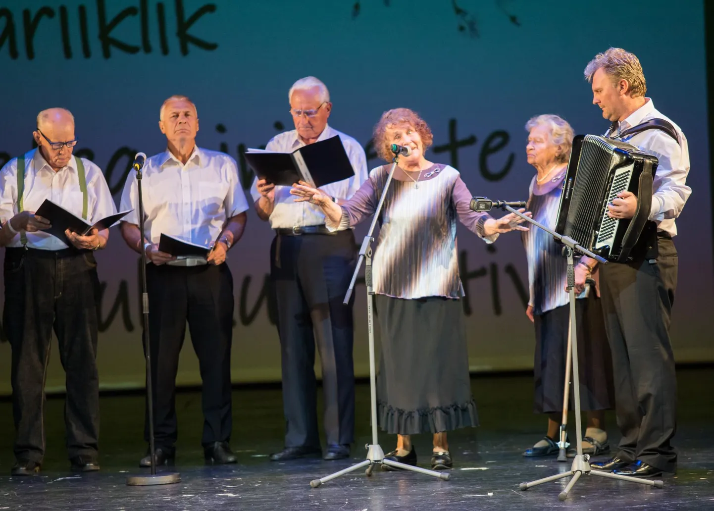 Puuetega inimeste XXIV kultuurifestivalil astus teiste seas üles Võrumaa Puuetega Koja ansambel Elurõõm.