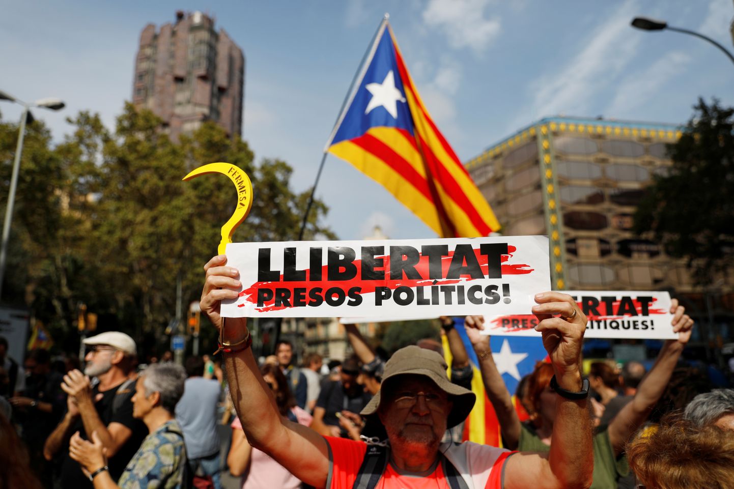 Hispaania ülemkohus mõistis esmaspäeval üheksa Kataloonia iseseisvuslaste juhti 9-13 aastaks vangi.