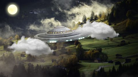 Anekdoot: meie noorim poeg kujutab ette, et ta on ufo