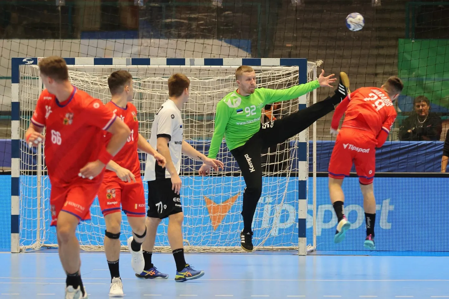 Kolmapäeva õhtul pidi Eesti koondis 2024. aasta Euroopa meistrivõistluste valikturniiri esimeses kohtumises Tšehhi 31:23 paremust tunnistama. Nagu ütles Eesti koondise väravavaht Rasmus Ots, oli vastane teisest puust.