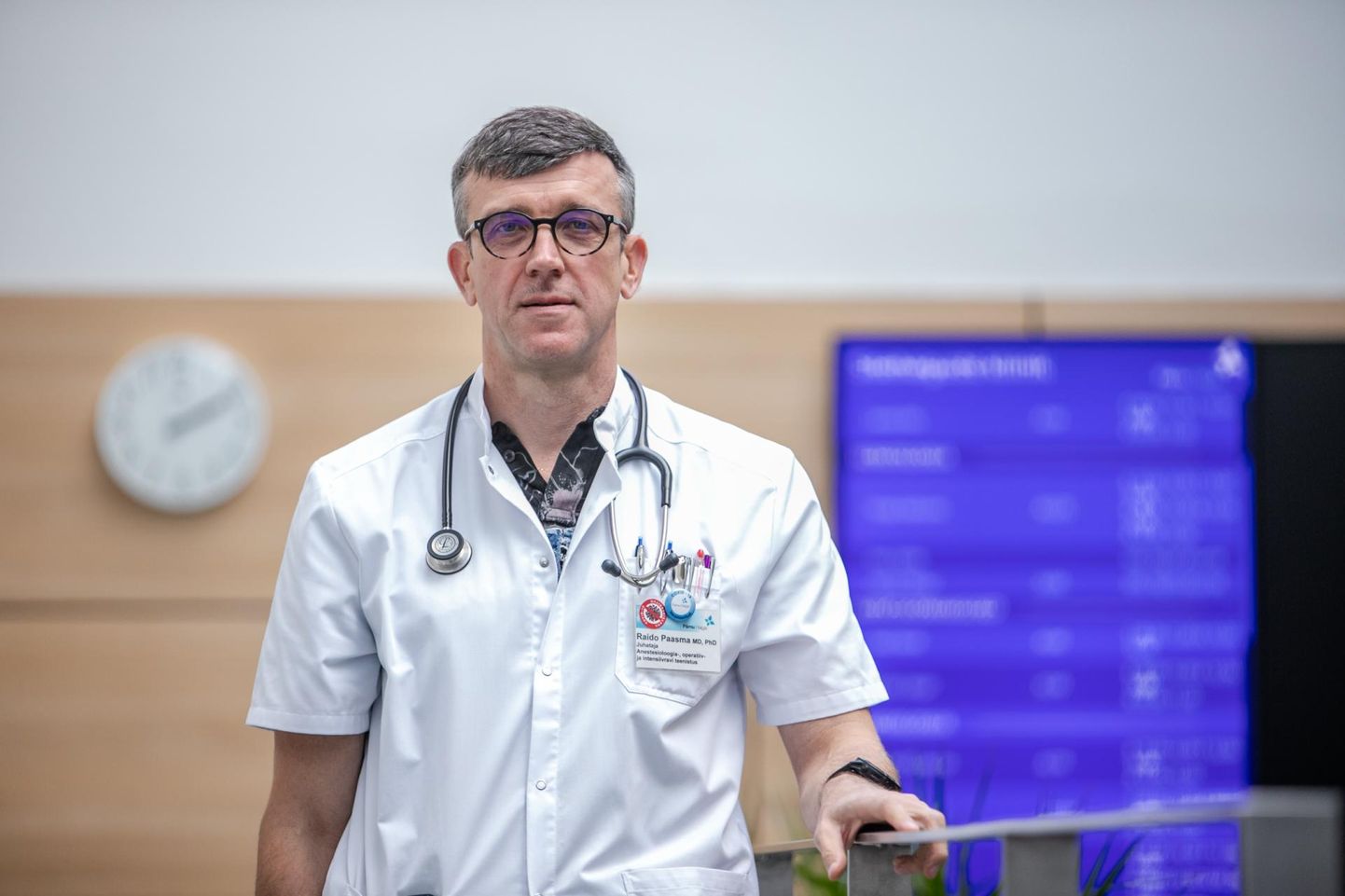 Pärnu haiglast pealinna suunduv doktor Raido Paasma märkis, et hinnangu peaksid temale kui arstile andma kolleegid, kellega ta on koos töötanud, ja patsiendid.